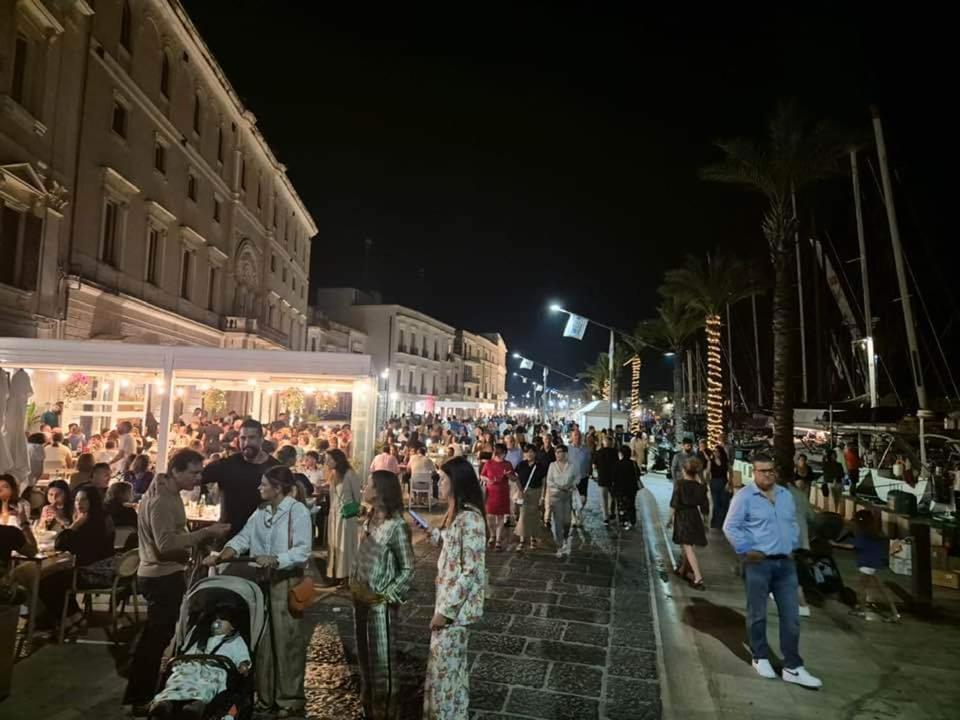 Centro Storico Mare Fuori Villa Бриндизи Екстериор снимка